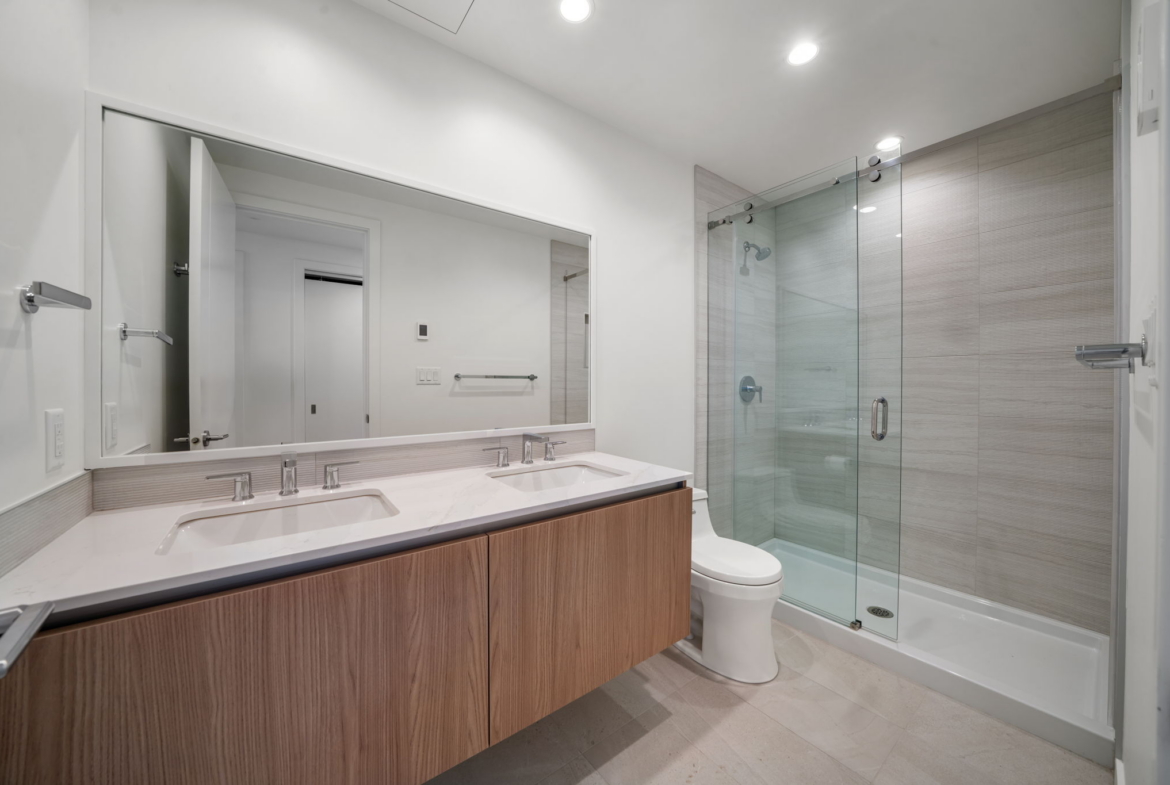 1110-2000 Hannington Rd, Bear Mountain