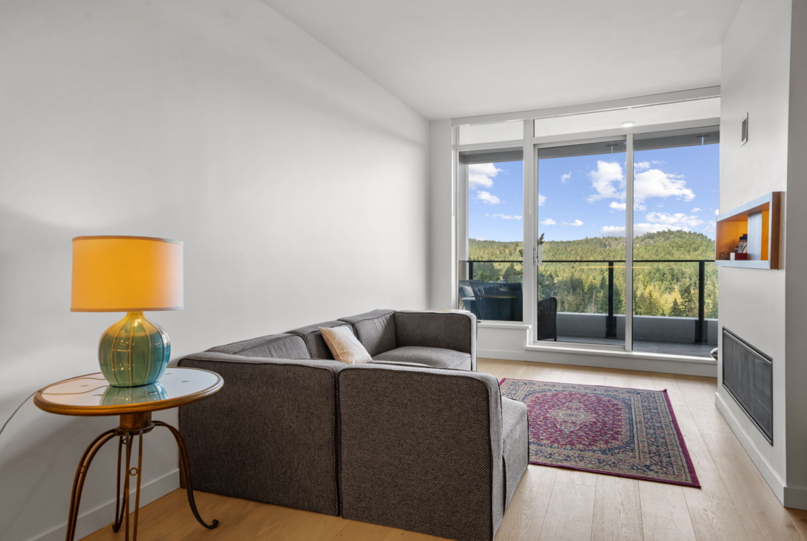 1110-2000 Hannington Rd, Bear Mountain