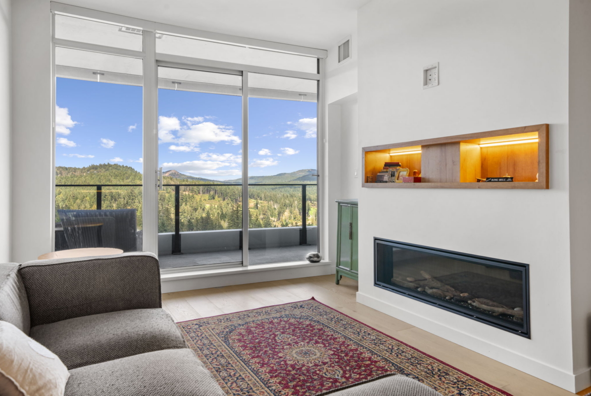1110-2000 Hannington Rd, Bear Mountain