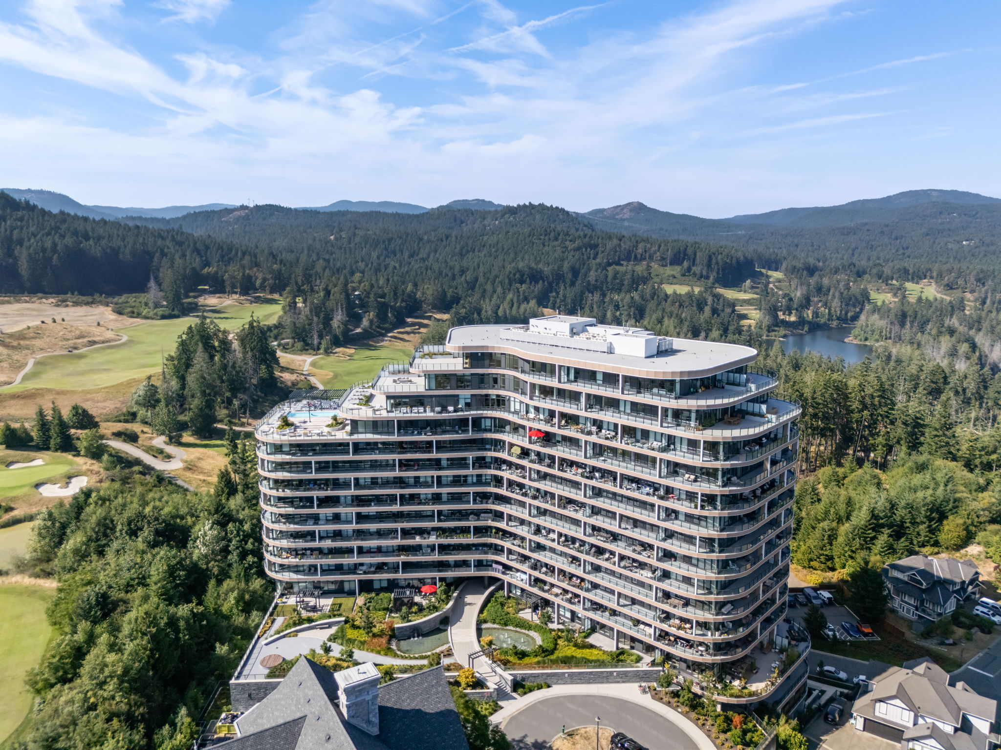 27-web-or-mls-4-print-2000 Hannington Rd 705_6 1110-2000 Hannington Rd, Bear Mountain
