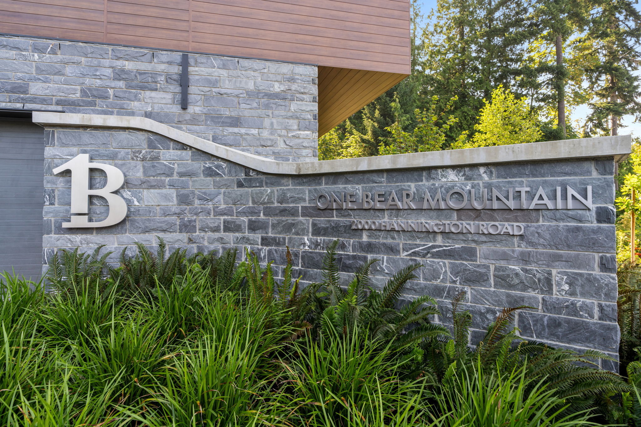28-web-or-mls-2000 Hannington Rd – Exterior 5 (1) 1110-2000 Hannington Rd, Bear Mountain