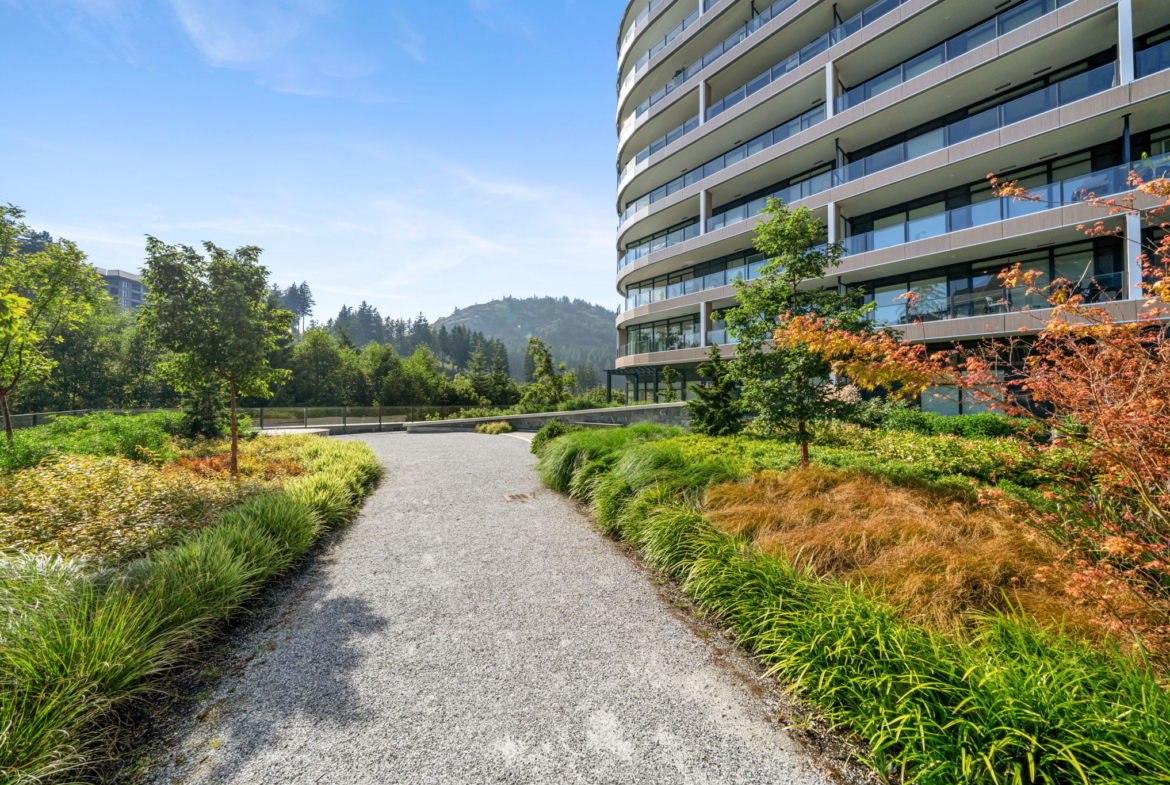 1110-2000 Hannington Rd, Bear Mountain
