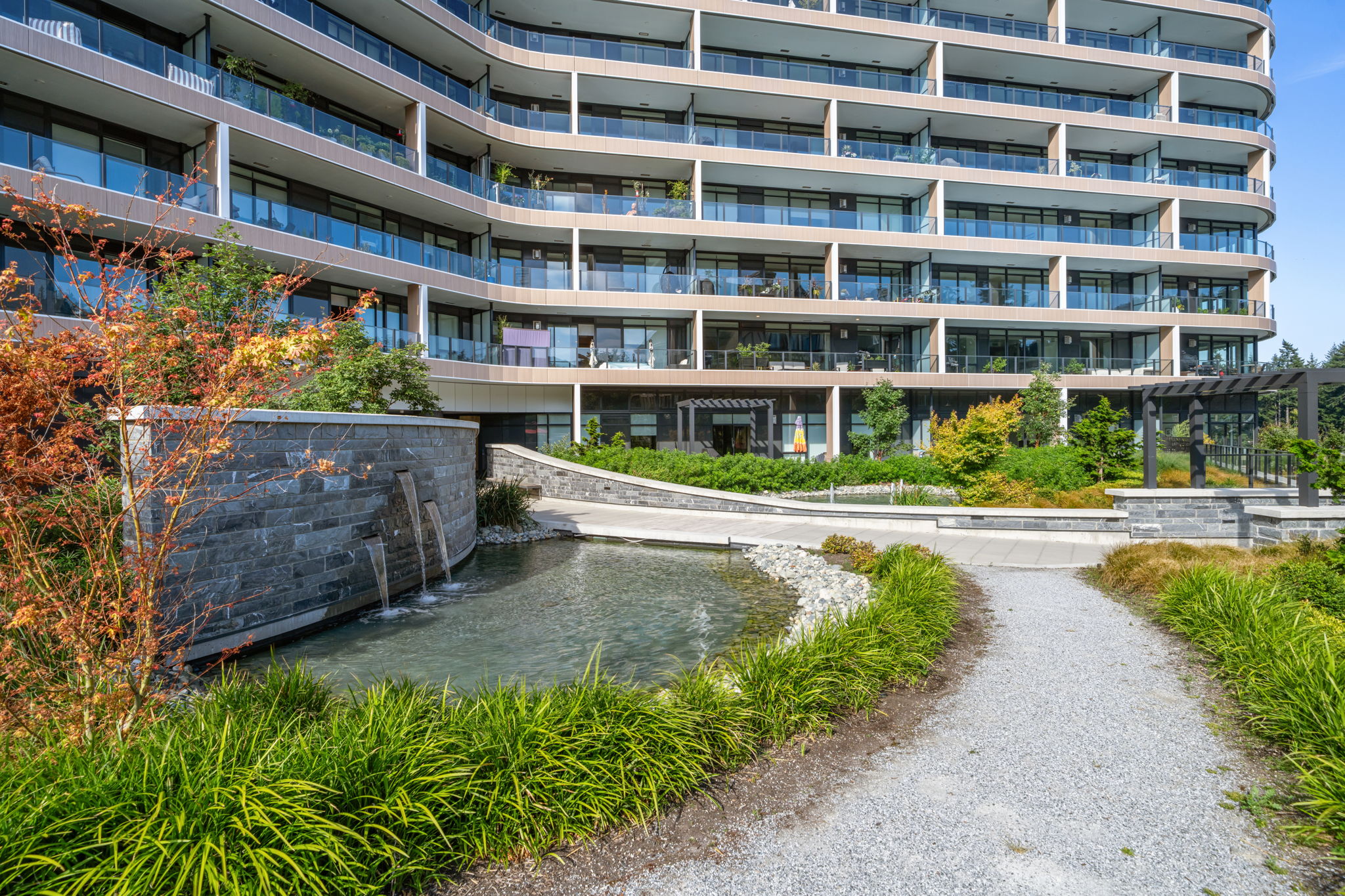 31-web-or-mls-2000 Hannington Rd – Exterior 2 1110-2000 Hannington Rd, Bear Mountain