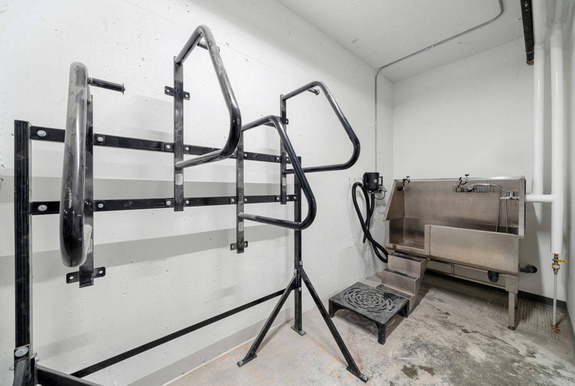 1110-2000 Hannington Rd, Bear Mountain