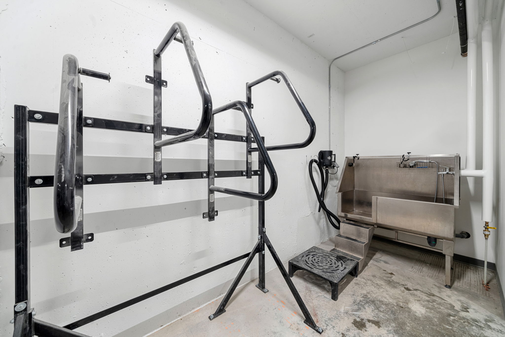 35-web-or-mls-59-print-OneIÌ__ Bear Mountain_11 1110-2000 Hannington Rd, Bear Mountain