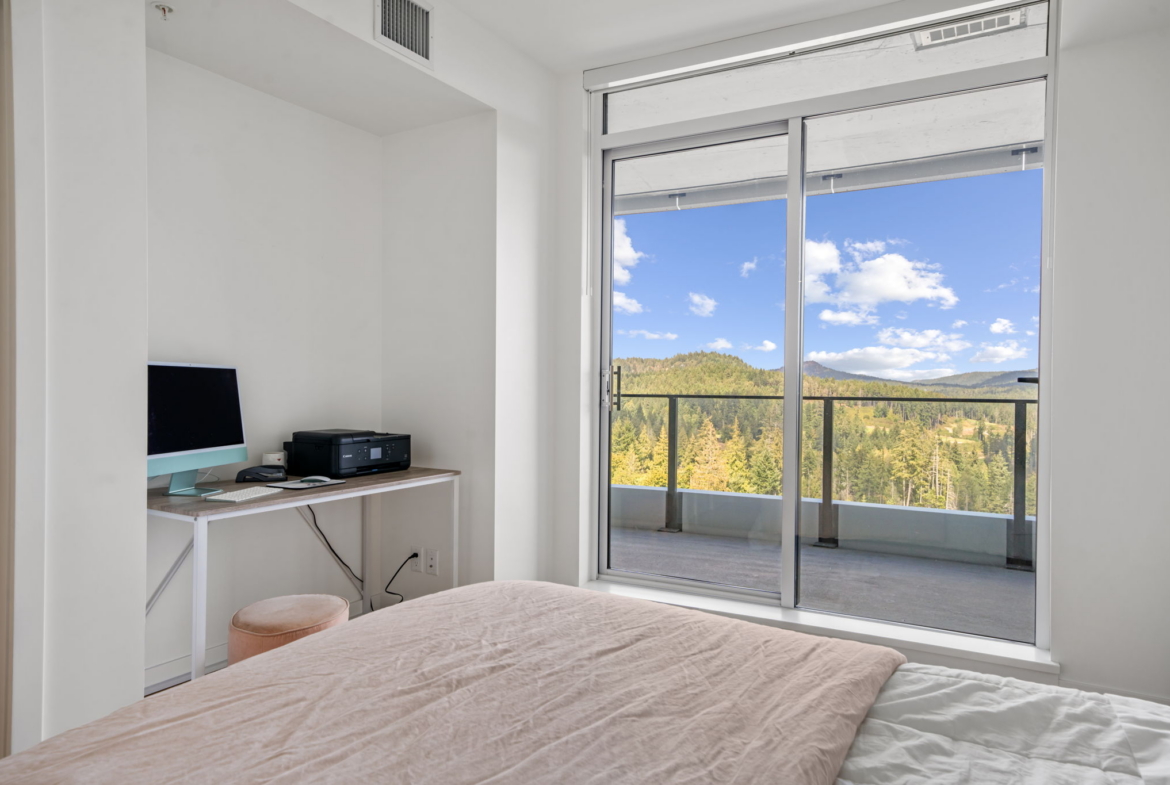 1110-2000 Hannington Rd, Bear Mountain
