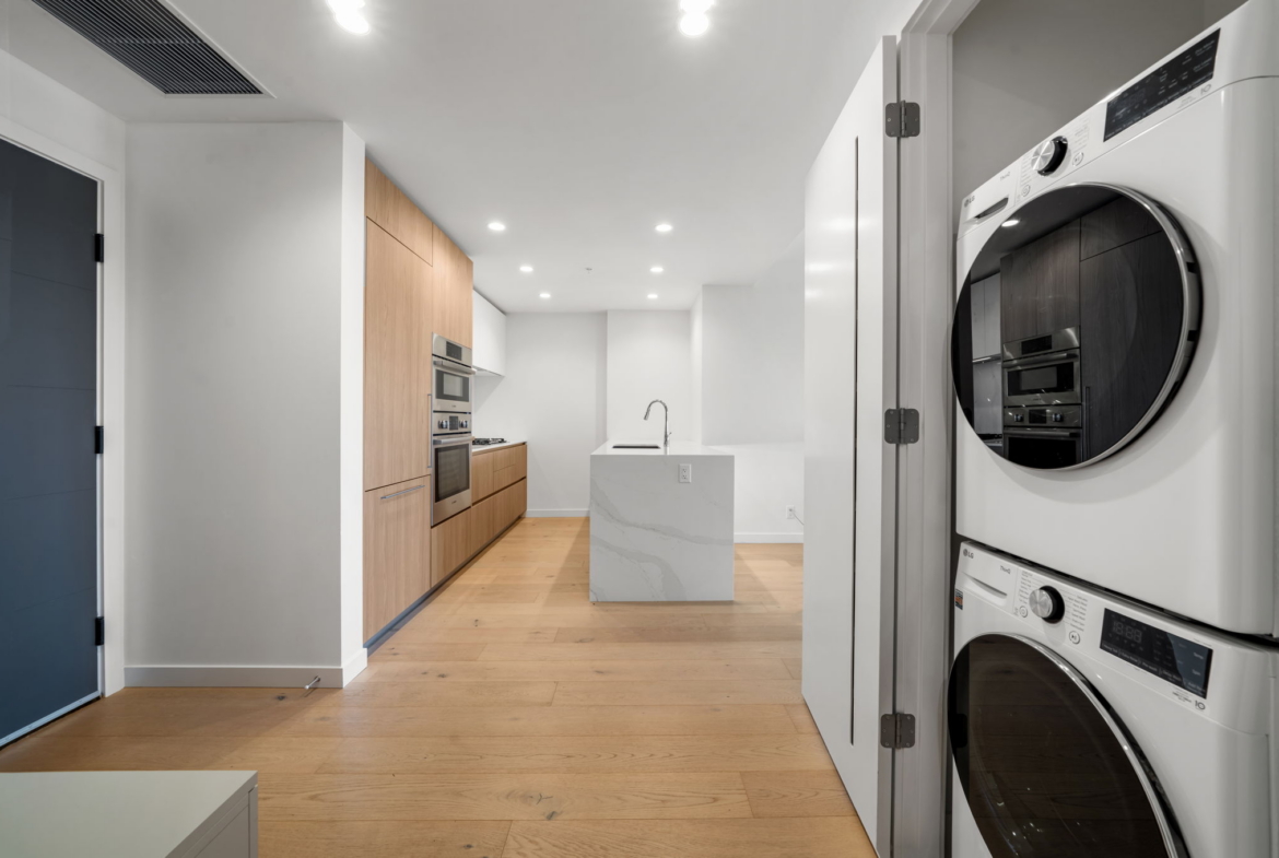 1110-2000 Hannington Rd, Bear Mountain